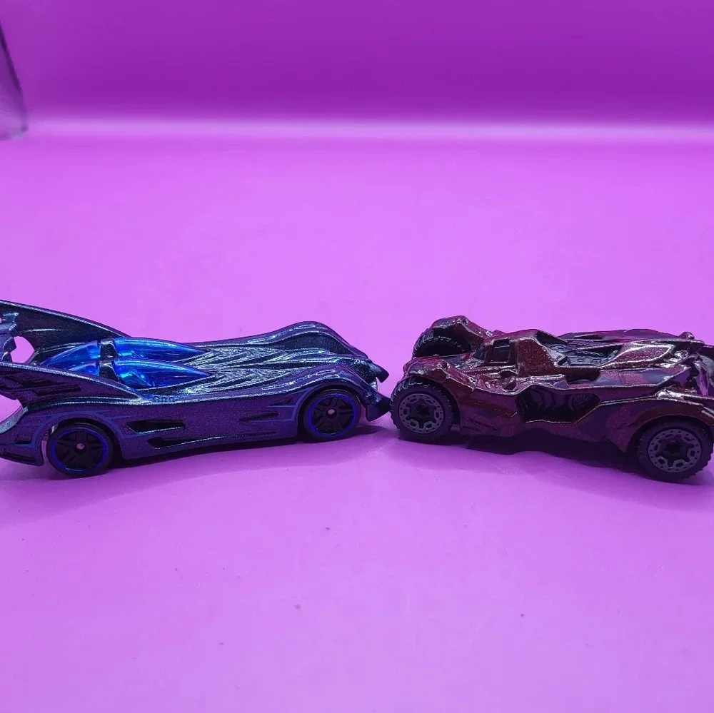 2 Batman Batmobile Hot Wheels Diecast Cars 2004 2015 - Picture 2 of 6